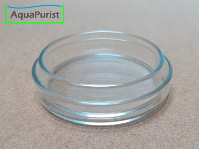 Futterschale aus Glas 7 Zwei ineinandergestellte Futterschalen aus Glas